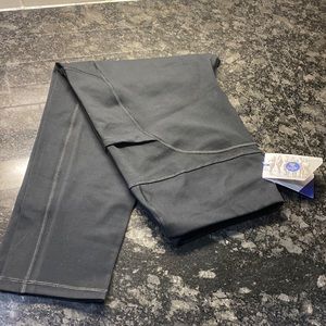 BNWT black Iuga leggings